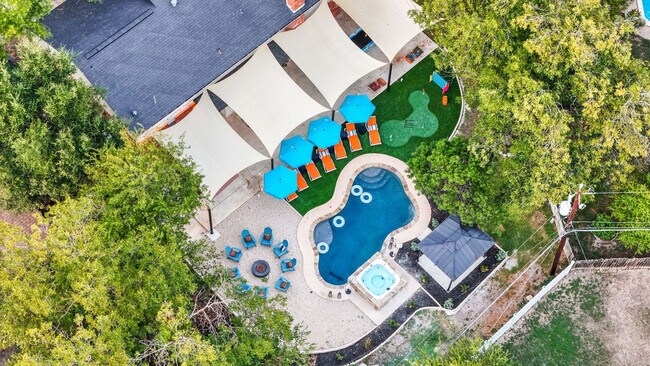 Building Photo - 5410 King Richard St