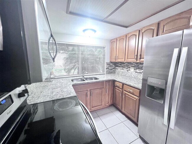 Building Photo - 7204 Isle Dr