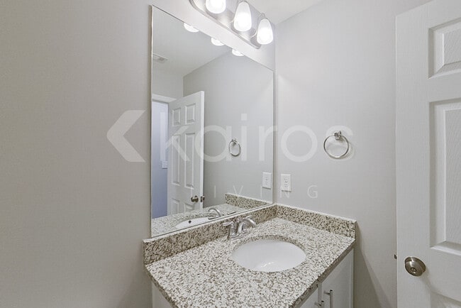 Building Photo - 221 Long Is Dr