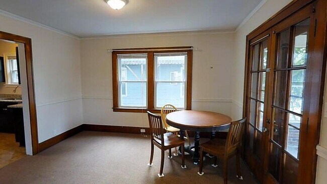 Building Photo - 1501 S State St