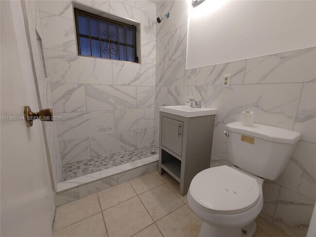 Building Photo - 1501 NE 151st Terrace