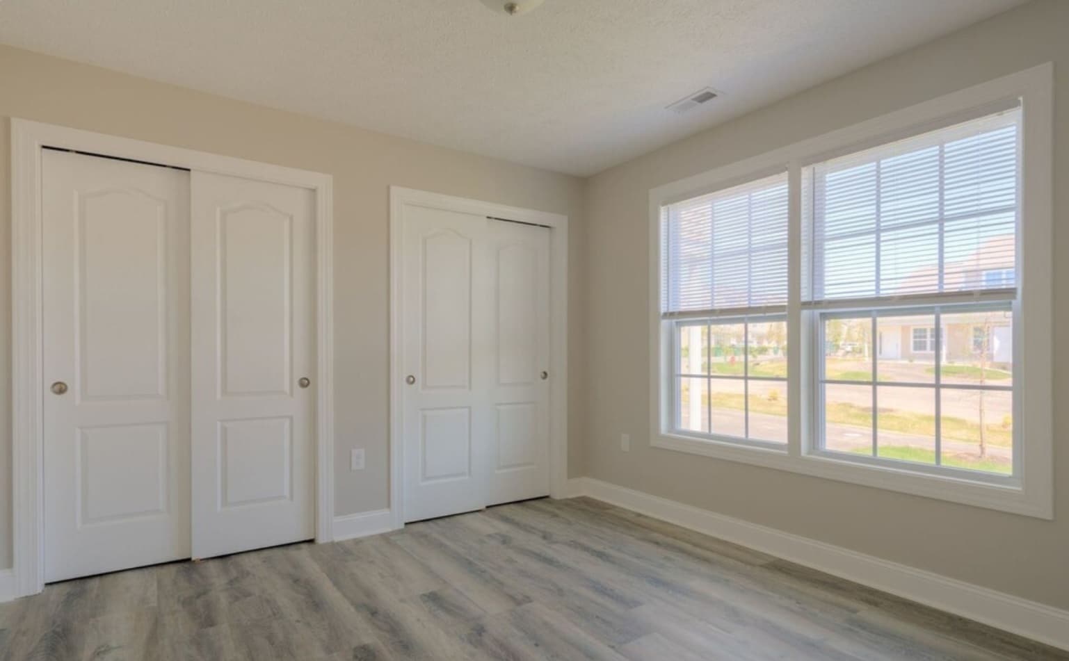 Building Photo - 335 Twisted Oak Dr NW