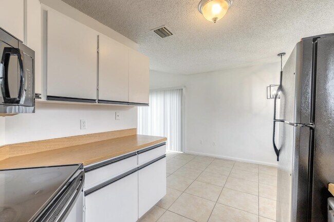 Building Photo - 91 Wellwood Ln