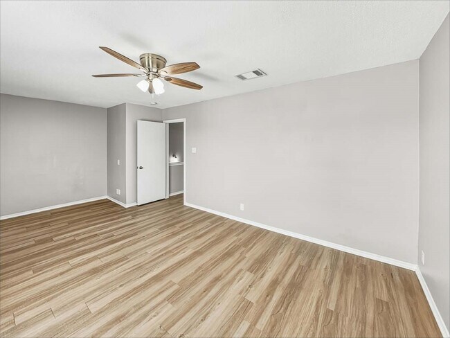Building Photo - 1405 Comfort St