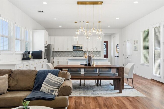 Building Photo - 8704 Apogee Blvd