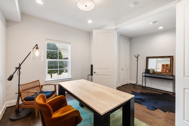 Building Photo - 2711 Stelter Pl