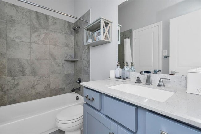 Building Photo - 28646 Monarch Cliffs Dr