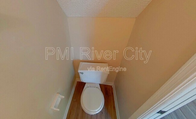 Building Photo - 1202 Maitland Ave