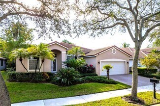 Building Photo - 2724 Oakbrook Dr