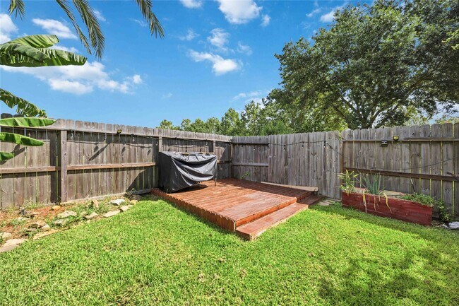 Building Photo - 1029 Riverwood Dr