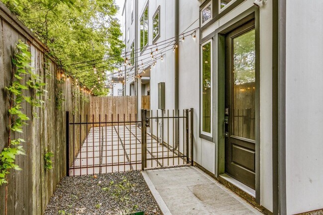 Building Photo - 8409 Hempstead Rd