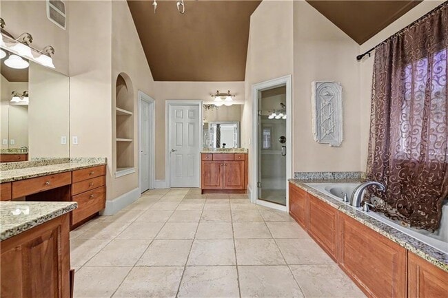 Building Photo - 4026 Palisades Main