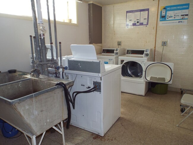 Building Photo - 77 W Central Ave