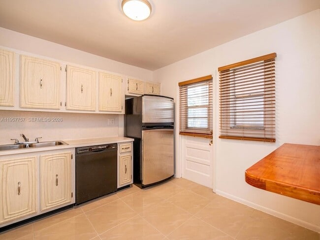 Building Photo - 8161 SW 24th Ct