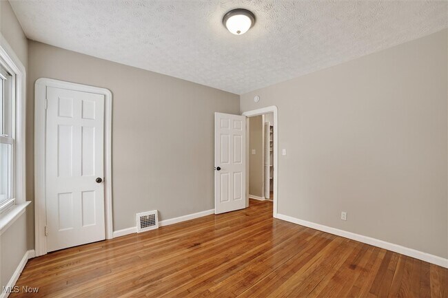 Building Photo - 4977 E 90th St