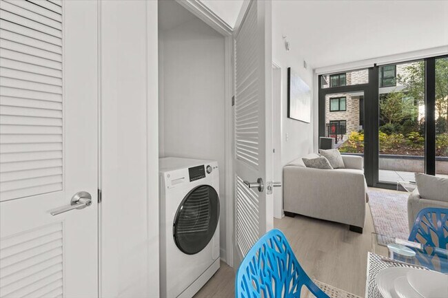 Building Photo - 1051 First St NE