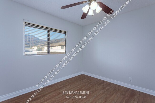 Building Photo - Condo with Pool, Washer & Dryer, Hardwood ...