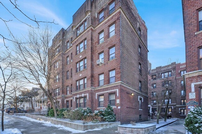 Building Photo - 275 Harrison Ave