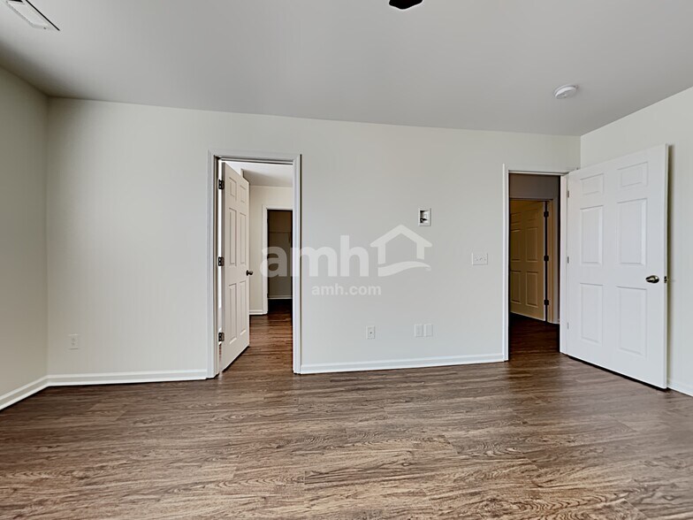 Building Photo - 341 Peters Creek Dr