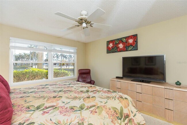 Building Photo - 6080 Bahia Del Mar Cir N