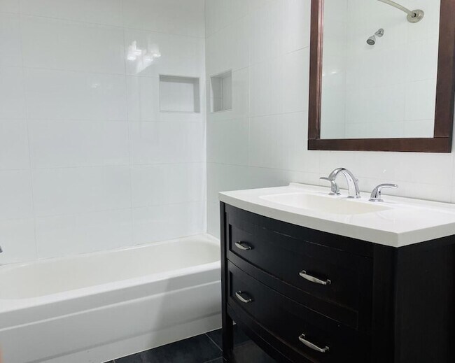 Building Photo - 2405 NW 33rd St