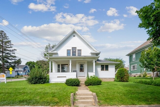 Building Photo - 1721 Clay St