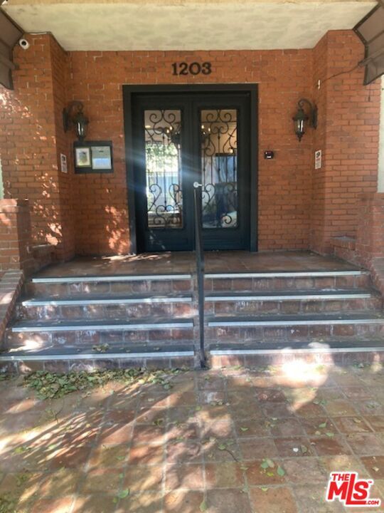 Building Photo - 1203 N Sweetzer Ave