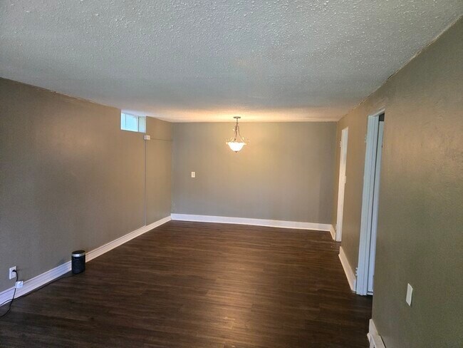 Building Photo - 107 Hollyberry Ln