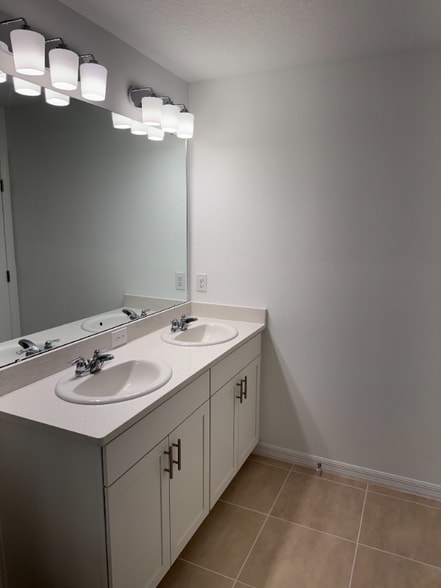 Building Photo - 8717 Winter Breeze Wy