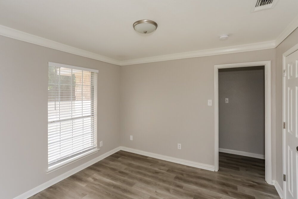 Building Photo - 721 S Highland Dr