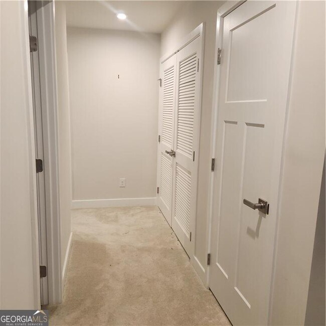 Building Photo - 168 Salt Lk Ln