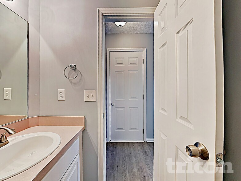 Building Photo - 66 Misty Ridge Point