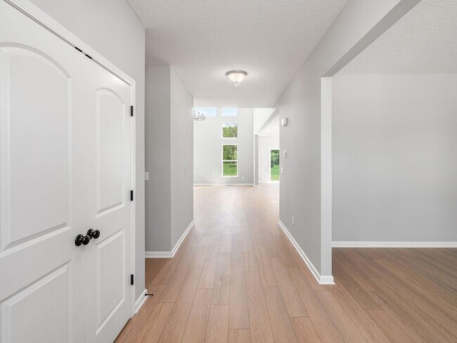 Building Photo - 37 Littondale Dr