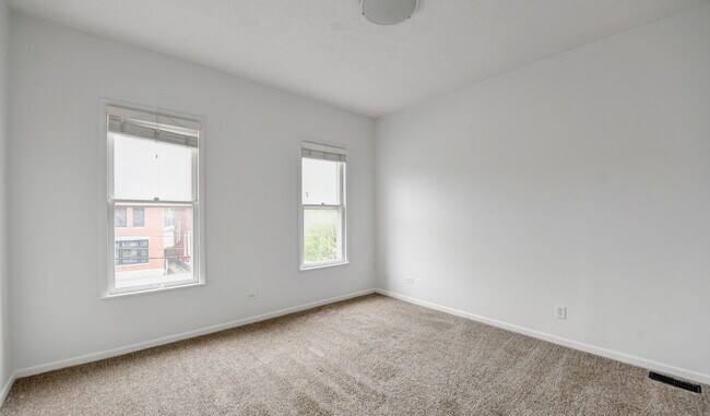 Building Photo - 685-685 S Champion Ave