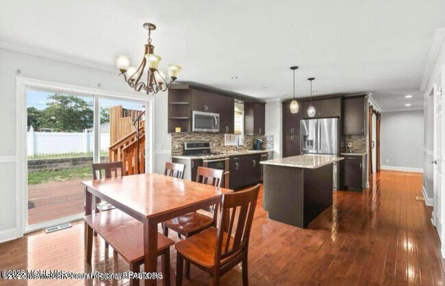 Building Photo - 1601 1st Ave