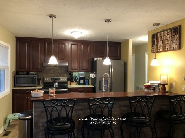 Building Photo - Now Leasing for August!!!