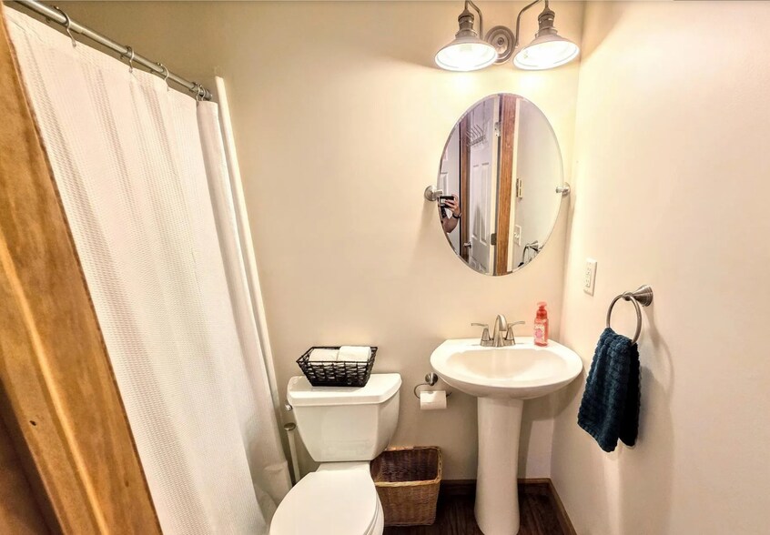 Building Photo - 161 Piney Woods Dr