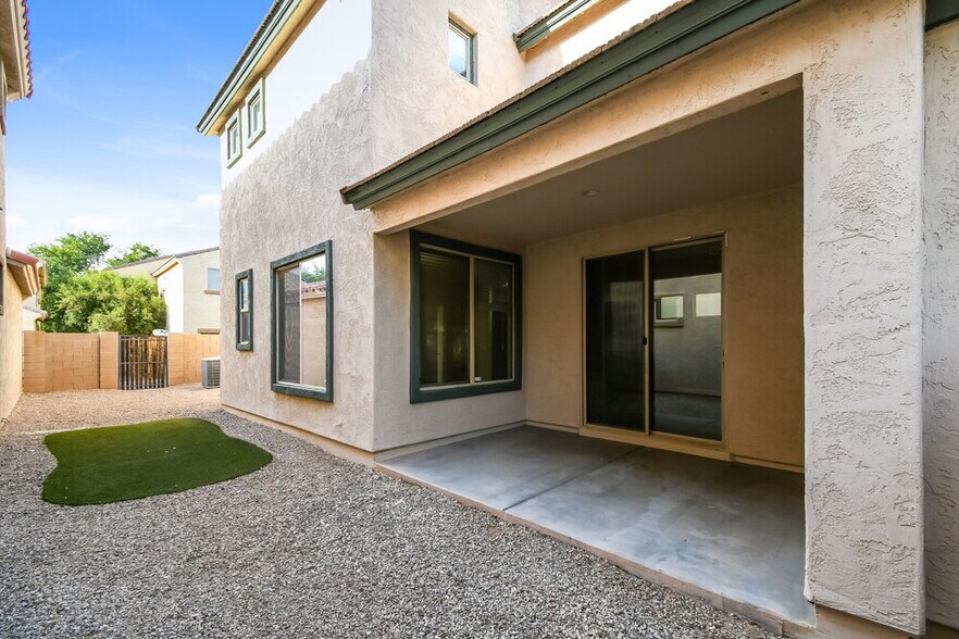Building Photo - 3316 E Orchid Ln