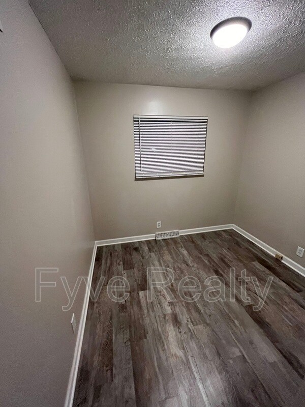 Building Photo - 1329 Barcelona Dr