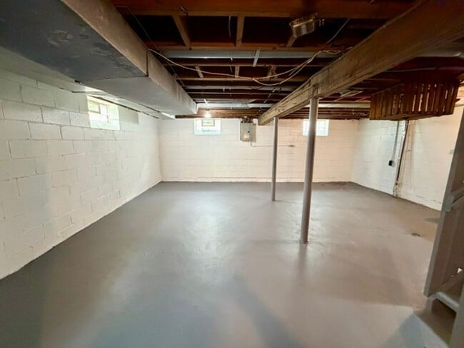 Building Photo - Section 8 Ready Completely Renovated 3-Bedroom Home for Lease - Call (313)429-3244