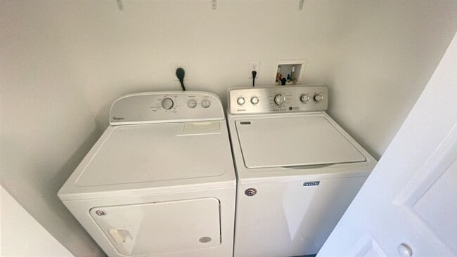 Building Photo - 1581 S Montgomery St