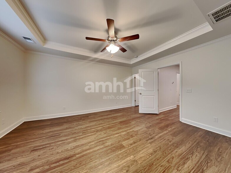 Building Photo - 234 Swan Dr