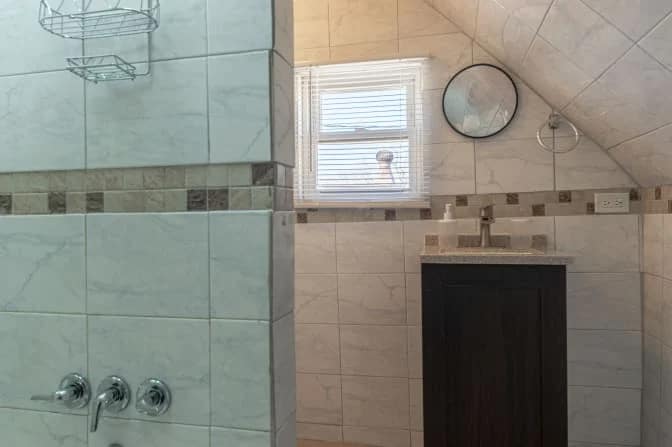 Building Photo - 4926 W Medill Ave