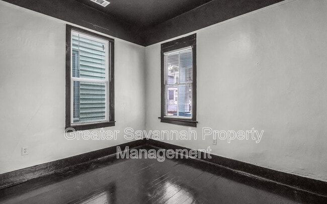 Building Photo - 2221 Harden St
