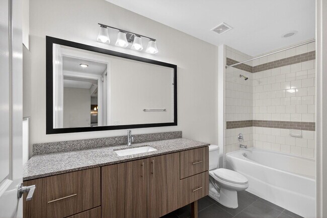 Building Photo - 225 S Latitude Cir