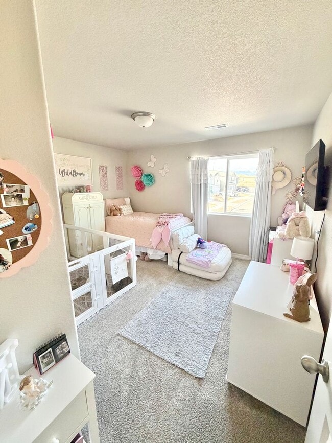 Building Photo - Like New Home for Rent on Truscott!