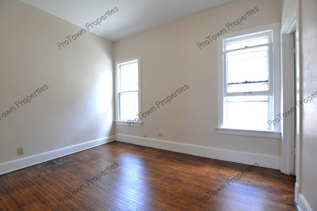 Building Photo - 10 Boulder Ave