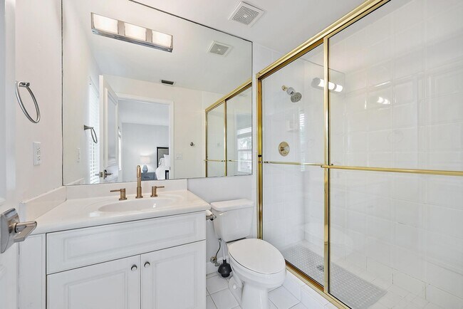 Building Photo - 8405 Legend Club Dr