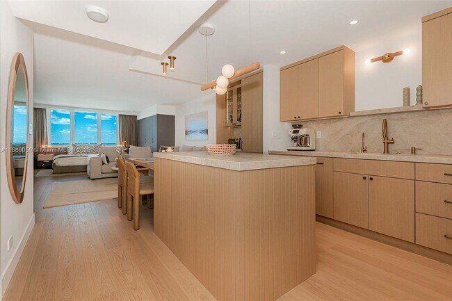 Building Photo - 2301 Collins Ave