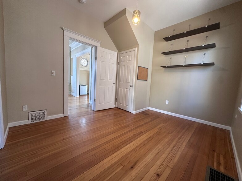 Building Photo - 1330 S Grant St